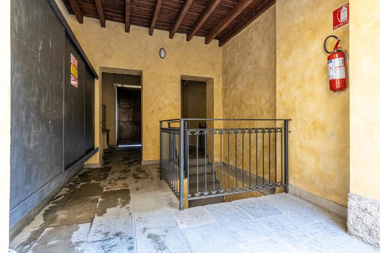 Xenia Apartments - Accogliente Pied-A-Terre Sui Navigli Milão Exterior foto